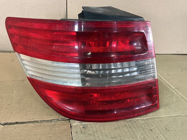 bontott MERCEDES-BENZ B-CLASS Bal Hátsó Lámpa