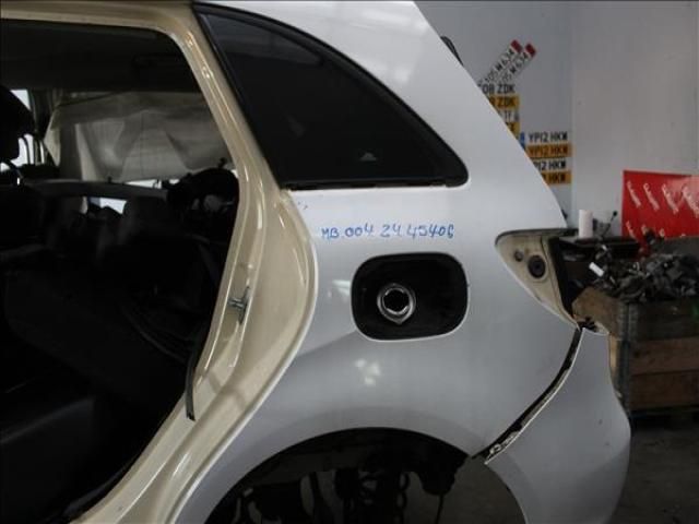 bontott MERCEDES-BENZ B-CLASS Bal hátsó Sárvédő