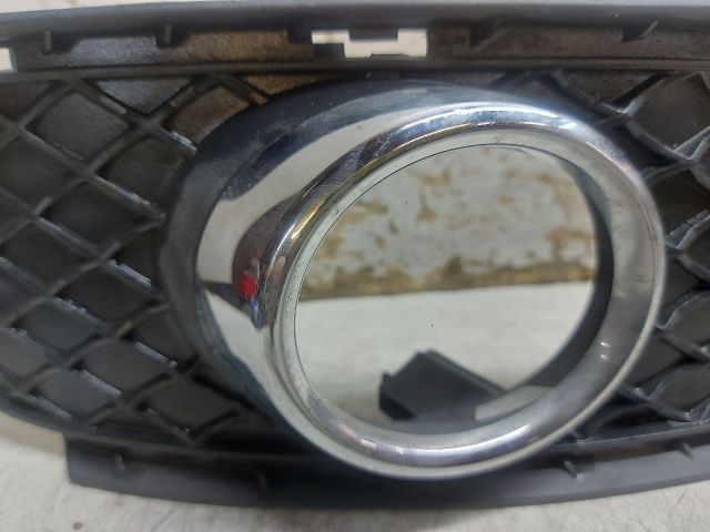 bontott MERCEDES-BENZ B-CLASS Bal Ködlámpa Rács