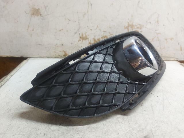 bontott MERCEDES-BENZ B-CLASS Bal Ködlámpa Rács