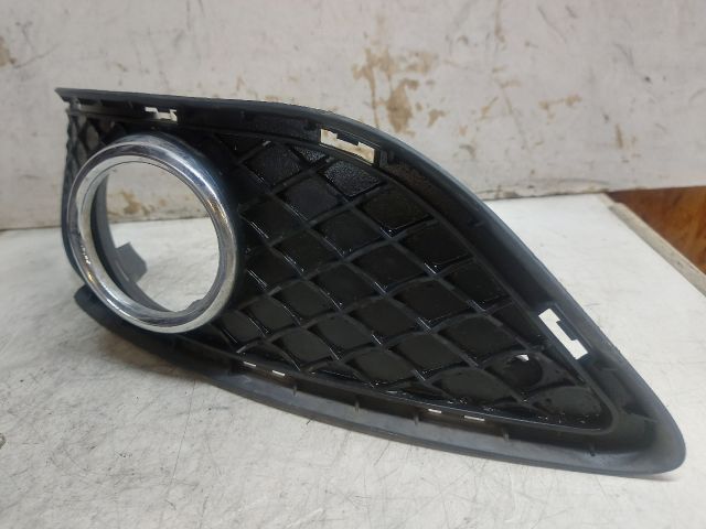 bontott MERCEDES-BENZ B-CLASS Bal Ködlámpa Rács