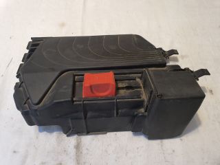 bontott MERCEDES-BENZ B-CLASS Biztosítéktábla Fedél