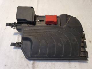 bontott MERCEDES-BENZ B-CLASS Biztosítéktábla Fedél