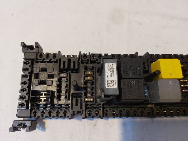 bontott MERCEDES-BENZ B-CLASS Biztosítéktábla Utastér