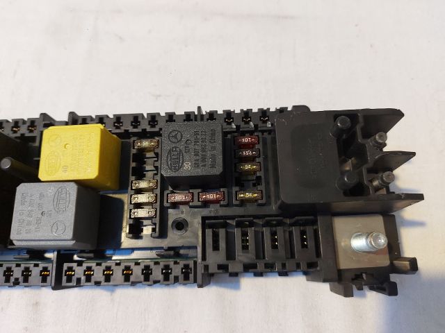 bontott MERCEDES-BENZ B-CLASS Biztosítéktábla Utastér