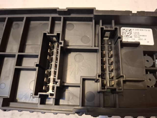 bontott MERCEDES-BENZ B-CLASS Biztosítéktábla Utastér