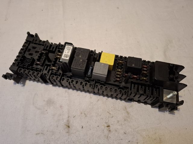 bontott MERCEDES-BENZ B-CLASS Biztosítéktábla Utastér