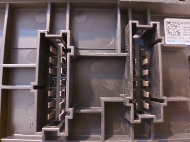 bontott MERCEDES-BENZ B-CLASS Biztosítéktábla Utastér