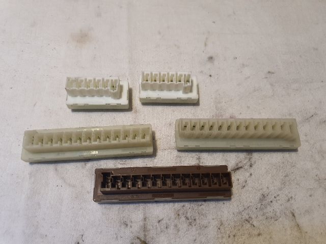 bontott MERCEDES-BENZ B-CLASS Csatlakozó