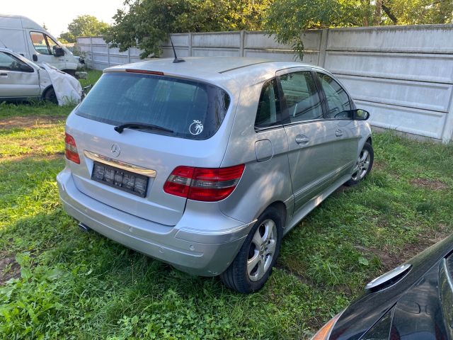 bontott MERCEDES-BENZ B-CLASS Csomagtérajtó Burkolat Alsó