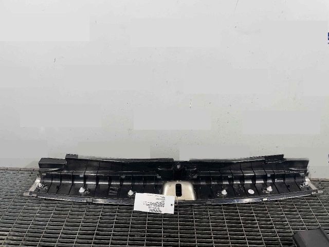 bontott MERCEDES-BENZ B-CLASS Csomagtérajtó Díszléc