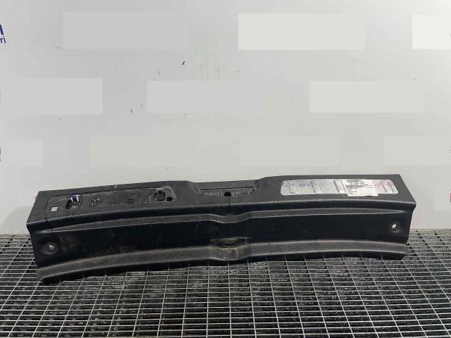 bontott MERCEDES-BENZ B-CLASS Csomagtérajtó Díszléc