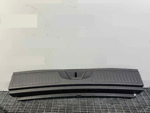 bontott MERCEDES-BENZ B-CLASS Csomagtérajtó Díszléc