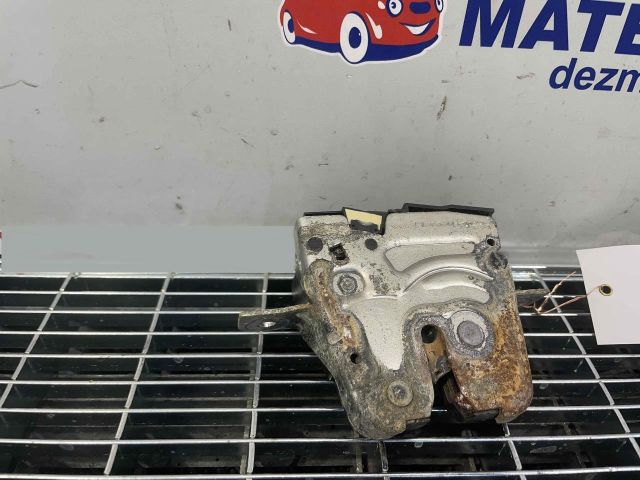 bontott MERCEDES-BENZ B-CLASS Csomagtérajtó Ütköző