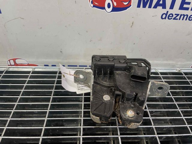 bontott MERCEDES-BENZ B-CLASS Csomagtérajtó Ütköző