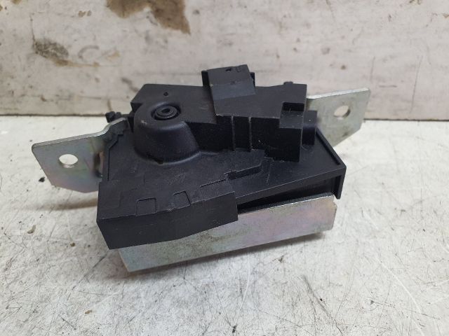 bontott MERCEDES-BENZ B-CLASS Csomagtérajtó Zárszerkezet