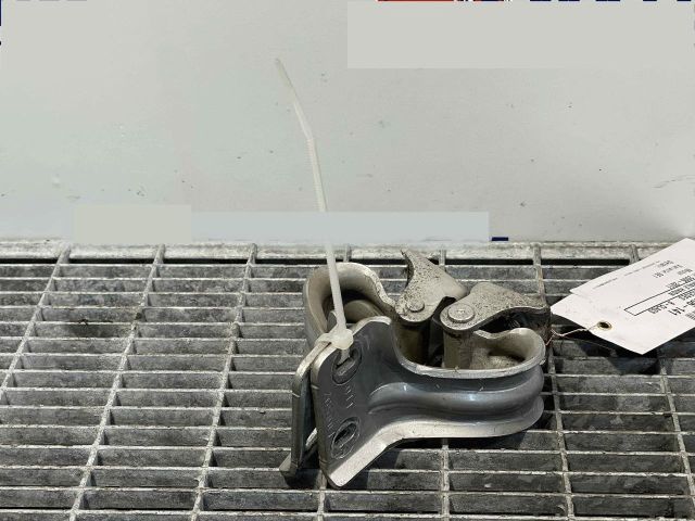 bontott MERCEDES-BENZ B-CLASS Csomagtérajtó Zsanér