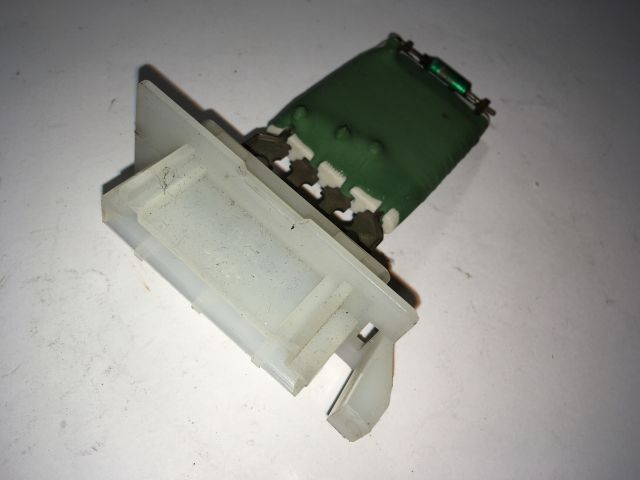 bontott MERCEDES-BENZ B-CLASS Előtét Ellenállás Fűtőmotor