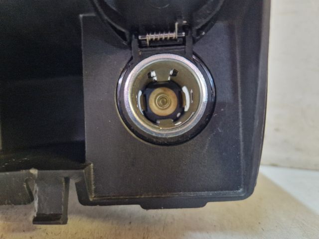 bontott MERCEDES-BENZ B-CLASS Első Hamutartó