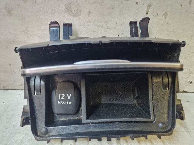 bontott MERCEDES-BENZ B-CLASS Első Hamutartó