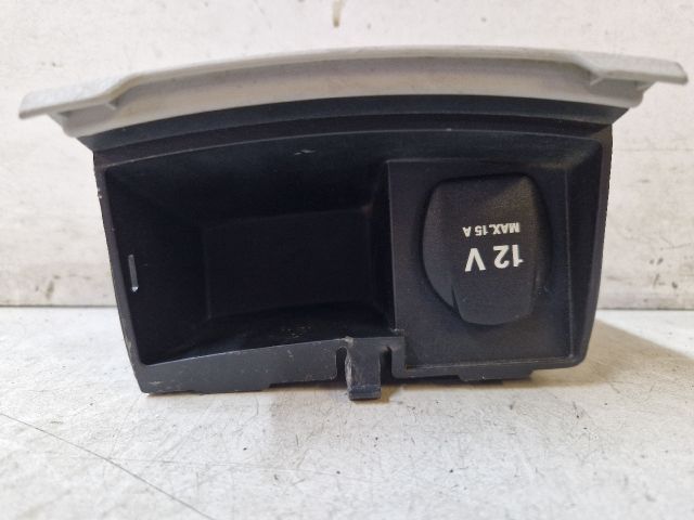 bontott MERCEDES-BENZ B-CLASS Első Hamutartó