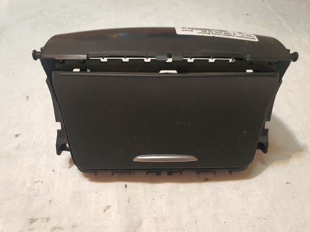 bontott MERCEDES-BENZ B-CLASS Első Hamutartó