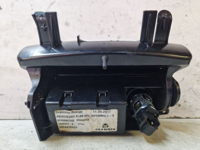 bontott MERCEDES-BENZ B-CLASS Első Hamutartó