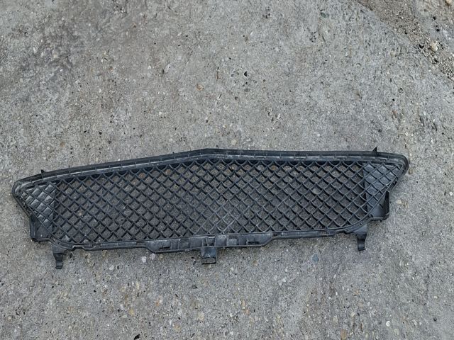 bontott MERCEDES-BENZ B-CLASS Első Lökhárító Alsó Középső Díszrács