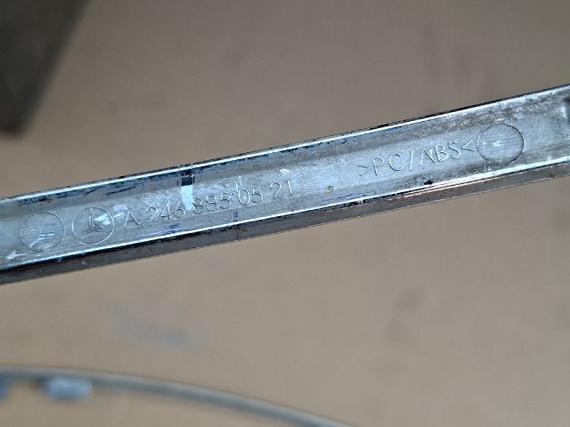 bontott MERCEDES-BENZ B-CLASS Első Lökhárító Díszléc