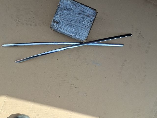 bontott MERCEDES-BENZ B-CLASS Első Lökhárító Díszléc