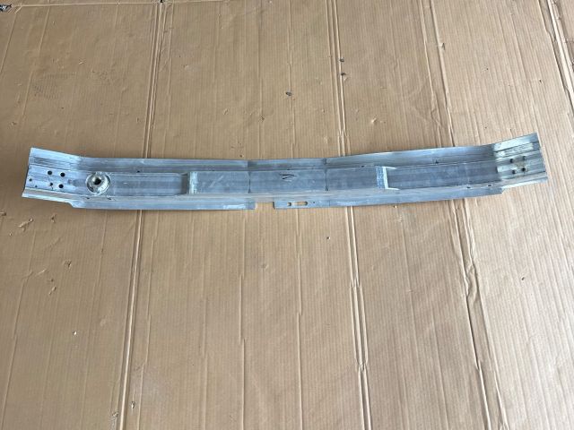 bontott MERCEDES-BENZ B-CLASS Első Lökhárító Merevítő (Fém)