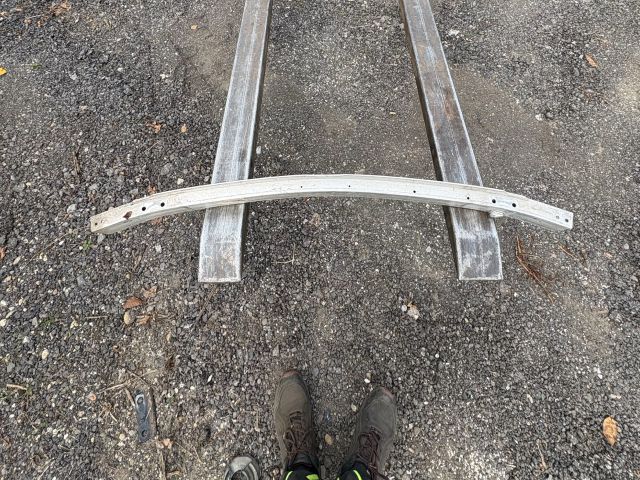 bontott MERCEDES-BENZ B-CLASS Első Lökhárító Merevítő (Fém)