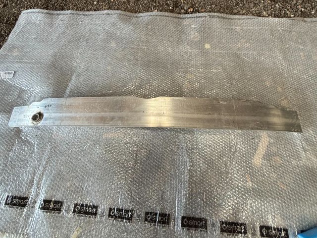 bontott MERCEDES-BENZ B-CLASS Első Lökhárító Merevítő (Fém)