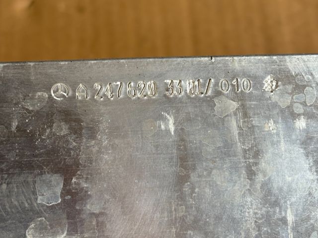 bontott MERCEDES-BENZ B-CLASS Első Lökhárító Merevítő (Fém)