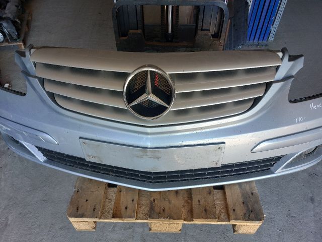 bontott MERCEDES-BENZ B-CLASS Első Lökhárító (Részeivel)