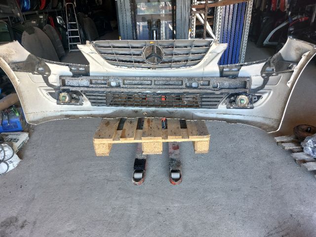 bontott MERCEDES-BENZ B-CLASS Első Lökhárító (Részeivel)