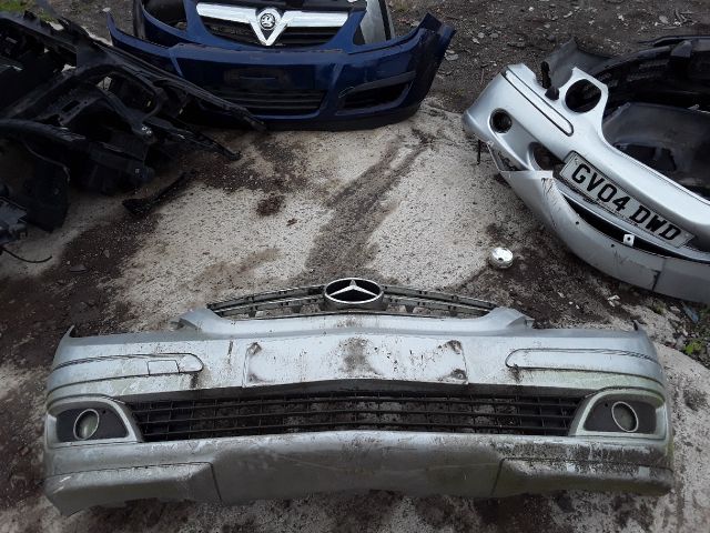 bontott MERCEDES-BENZ B-CLASS Első Lökhárító (Részeivel)