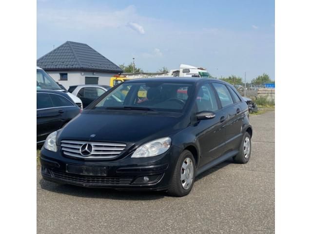 bontott MERCEDES-BENZ B-CLASS Felniközép (1 db)