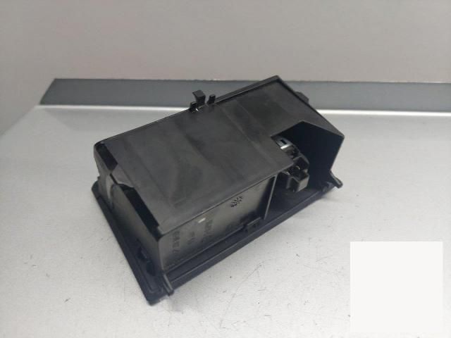 bontott MERCEDES-BENZ B-CLASS Hátsó Hamutartó