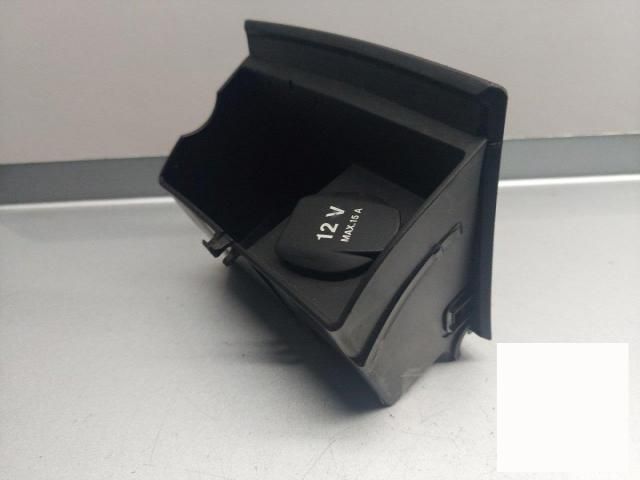 bontott MERCEDES-BENZ B-CLASS Hátsó Hamutartó