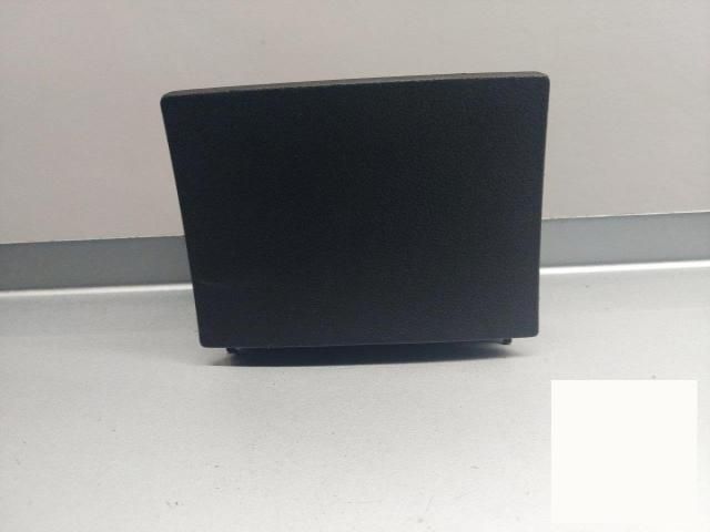 bontott MERCEDES-BENZ B-CLASS Hátsó Hamutartó