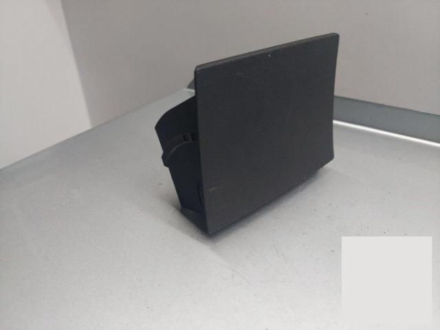 bontott MERCEDES-BENZ B-CLASS Hátsó Hamutartó