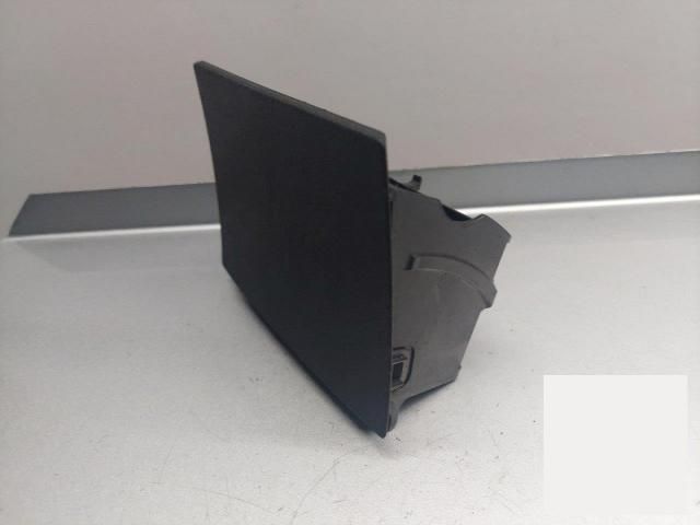 bontott MERCEDES-BENZ B-CLASS Hátsó Hamutartó