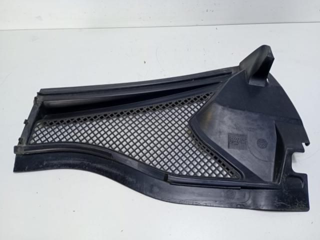 bontott MERCEDES-BENZ B-CLASS Hűtőrács