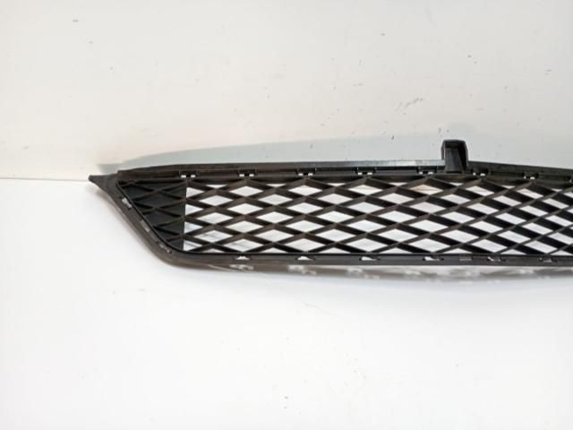 bontott MERCEDES-BENZ B-CLASS Hűtőrács