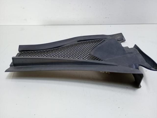 bontott MERCEDES-BENZ B-CLASS Hűtőrács