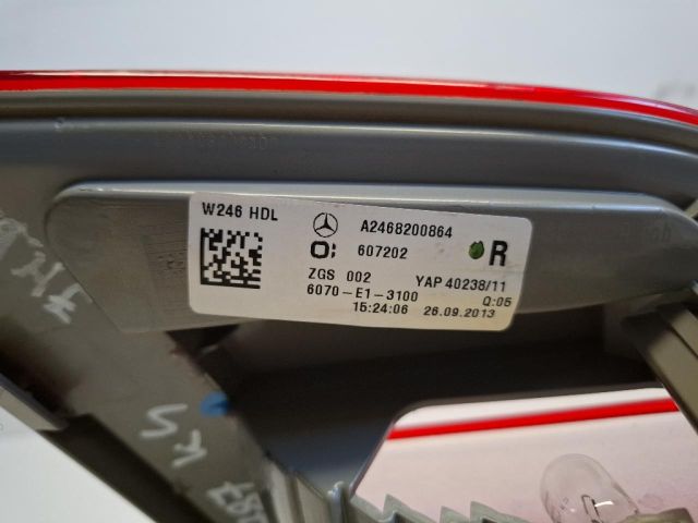 bontott MERCEDES-BENZ B-CLASS Jobb Belső Hátsó Lámpa