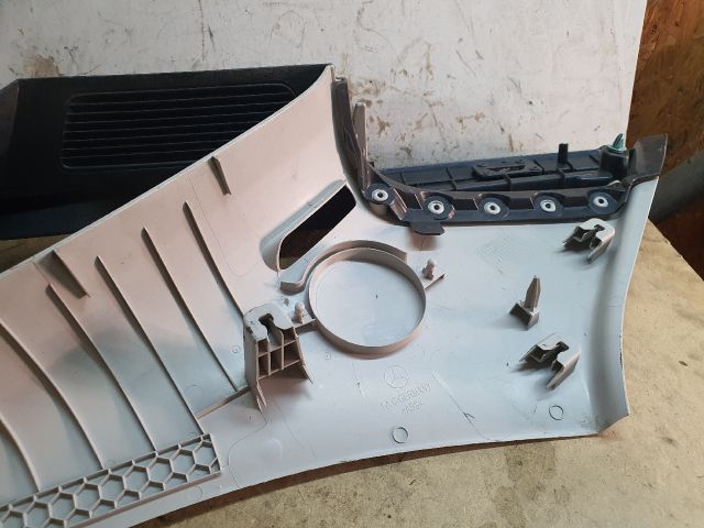 bontott MERCEDES-BENZ B-CLASS Jobb C Oszlop Burkolat