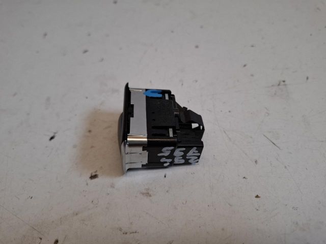 bontott MERCEDES-BENZ B-CLASS Jobb első Ablakemelő Kapcsoló