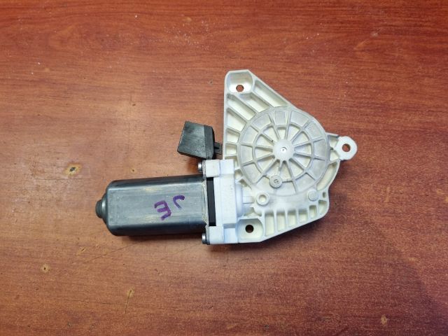 bontott MERCEDES-BENZ B-CLASS Jobb első Ablakemelő Motor